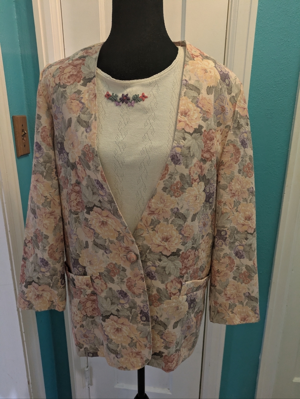 🌸 Vintage 90s Pastel Floral Tapestry Blazer